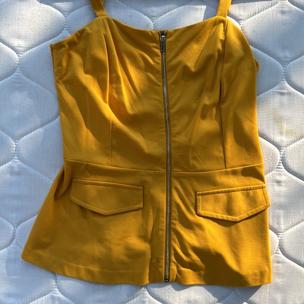 Mustard 🍁 fall top size small le chateau